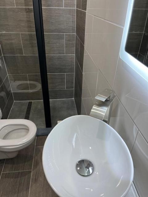 Messe-Hotelzimmer-Einzimmerappartement ليفركوزن الغرفة الصورة